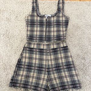 Hollister plaid set!